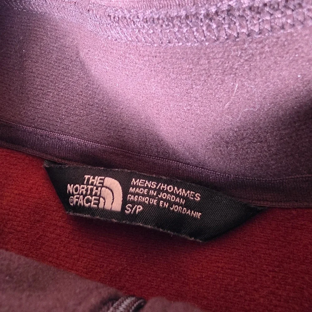 NEW The North Face 1/4 Zip Pullover Mens S/P Red Brown Geometric L/S NF0A37JV